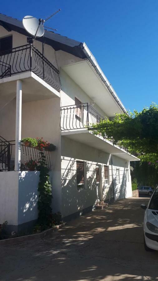Kuca Za Odmor Varos Villa Vrlika Exterior photo